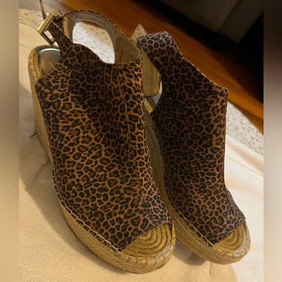 Kenneth Cole Animal Print Espadrille Wedges - Picture 1 of 11
